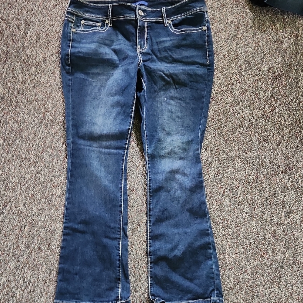 Apt. 9 Blue Boot Cut Jeans with Faded Design
